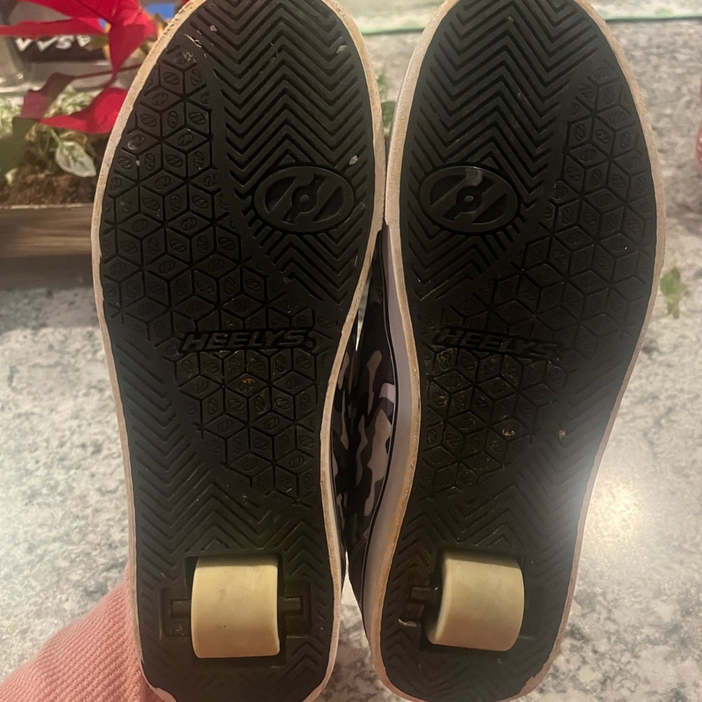 Heely Shoes